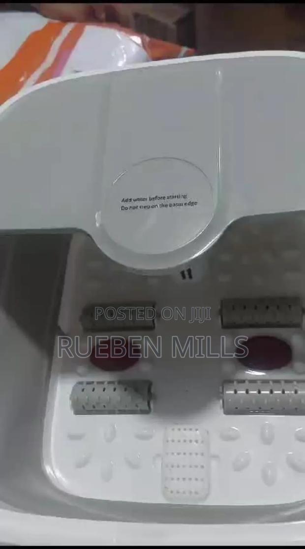 Relaxing Pedicure Bowl Machine With Heater and Bubbles. · Photo 4