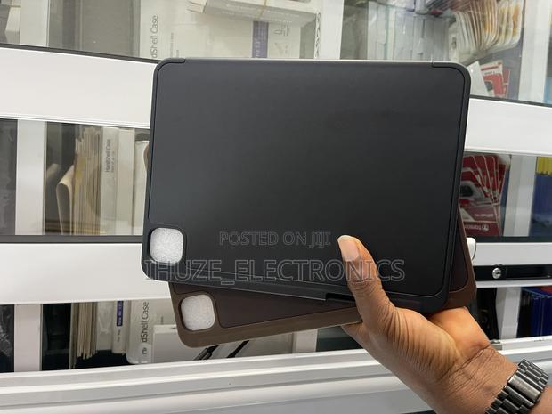2024 iPad Pro 11/13inch Case With Pencil Holder · Photo 4
