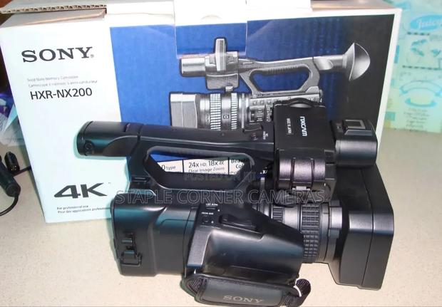 SONY HXR-Nx200 Camcorder · Photo 1