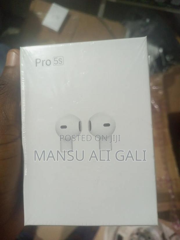 Pro 5s Ear Buds · Photo 2