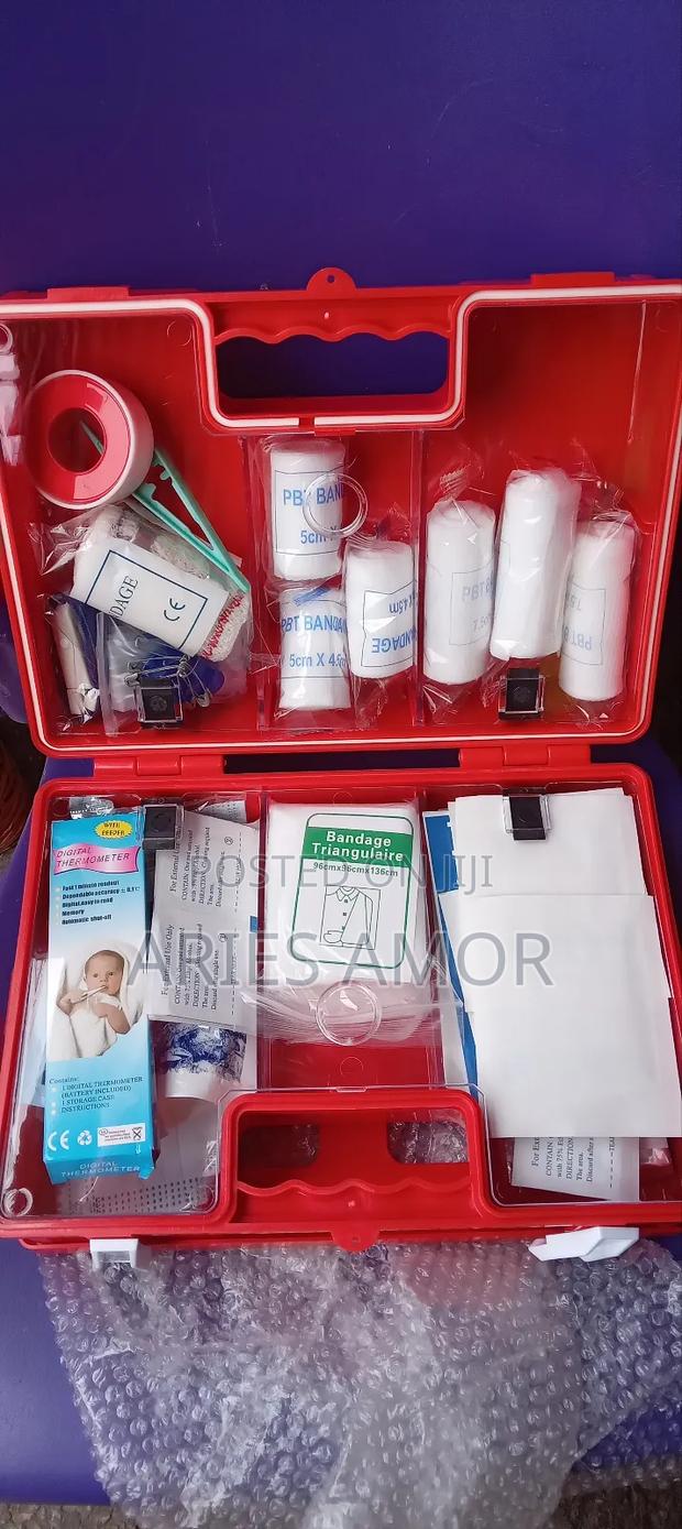 First Aid Box for 25 Persons · Photo 2