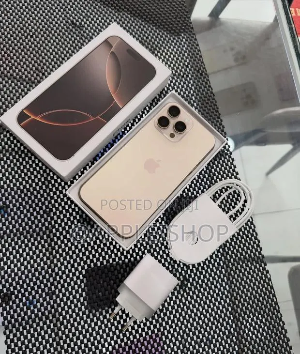 Apple iPhone 16 Pro Max 512 GB Gold · Photo 3