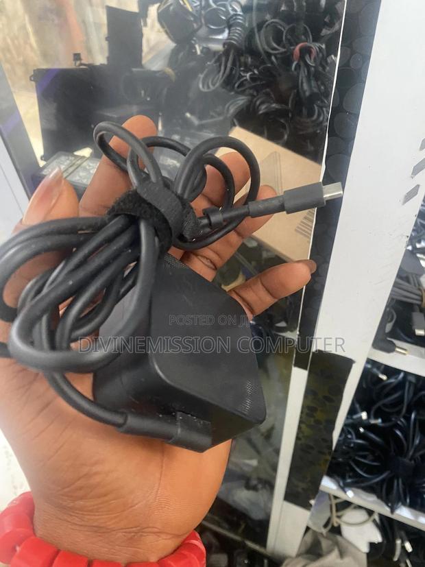 Asus Type C Adapter /Adapter 5.0v~3A,9v~3A,15v~3A,20v~2.25A · Photo 5