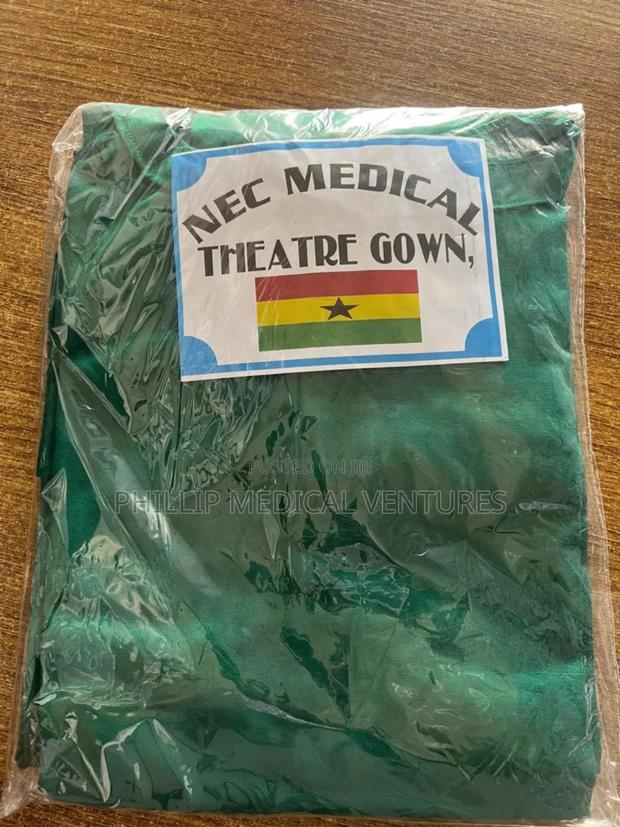 Theater Gown (Washable) · Photo 1