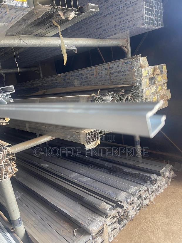 1200 SQM North Kaneshie Industrial Area for Rent · Photo 4
