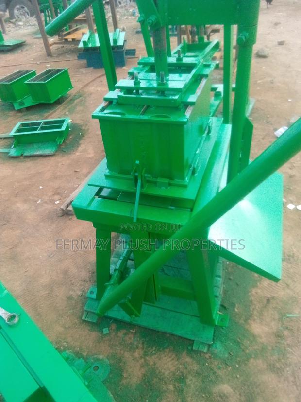 Solid Machines in Ghana · Photo 1