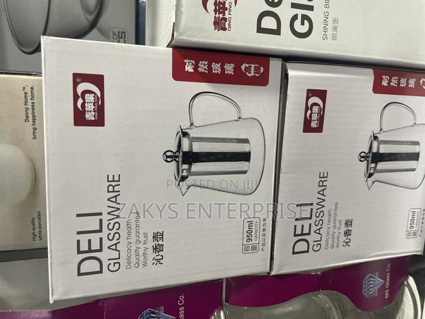 Glass Stove Top Kettle With Strainer 950ml · Photo 2