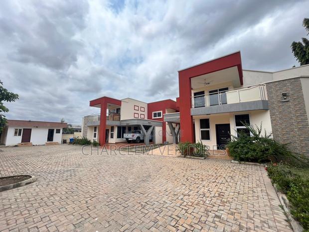 3bdrm Townhouse / Terrace in Charclem Ventures, East Legon for rent · Photo 2