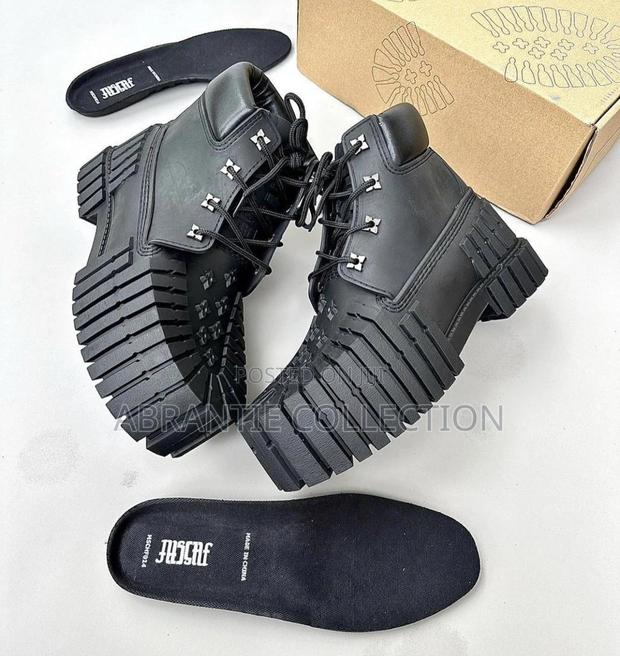 MSCHF 2x4 Timberland Boot · Photo 1