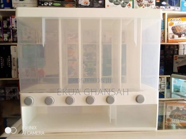 Cereal/Grains Dispenser 10kg · Photo 1