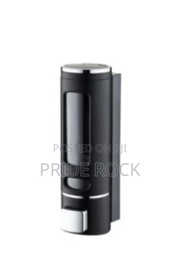 Liquid Soap Dispenser Plastic · Photo 1
