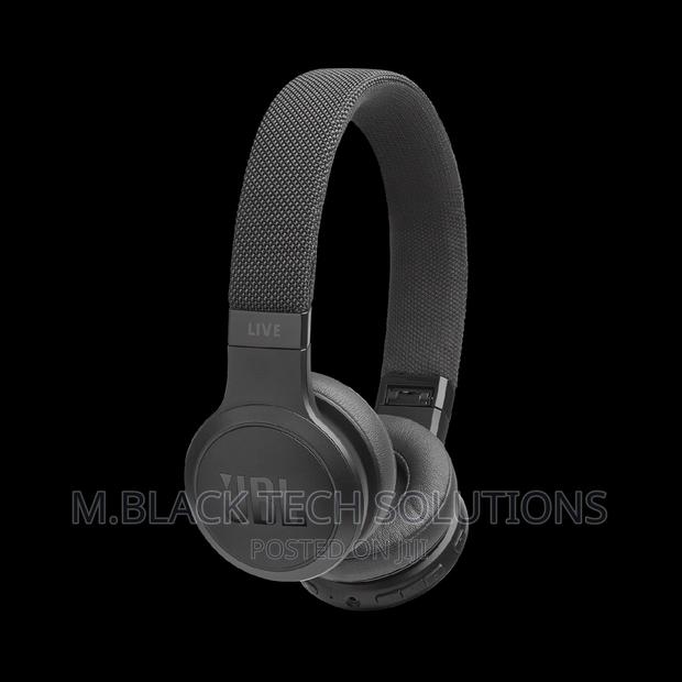 JBL Live 400bt Headphones · Photo 3