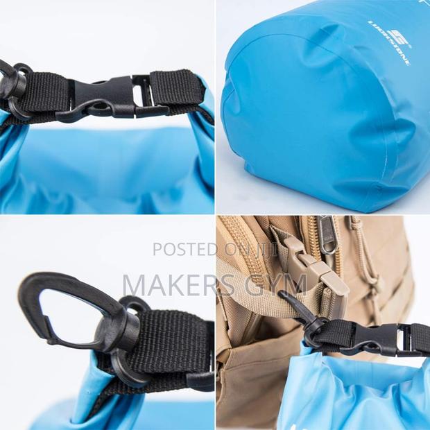 Waterproof Bag (100% 30liters) · Photo 2