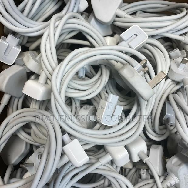 Apple Macbook Original Uk Power Cable/ Power Cord. · Photo 6