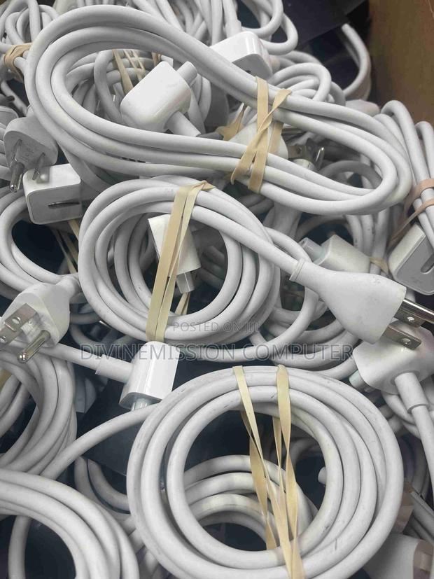 Apple Macbook Original Uk Power Cable/ Power Cord. · Photo 5
