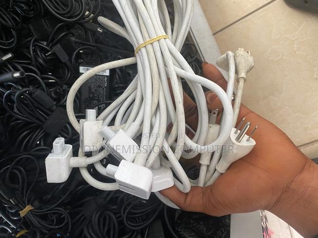 Apple Macbook Original Uk Power Cable/ Power Cord. · Photo 7