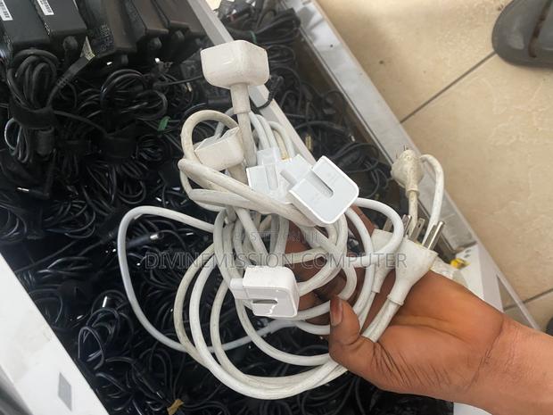 Apple Macbook Original Uk Power Cable/ Power Cord. · Photo 8