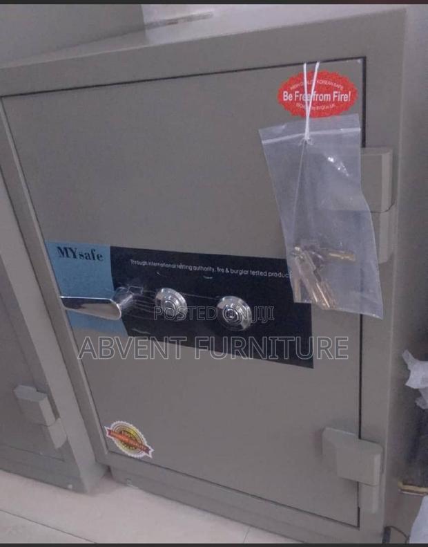 Fireproof Money Safe · Photo 1
