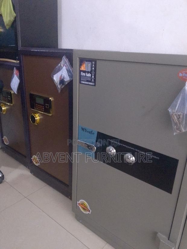 Fireproof Money Safe · Photo 1