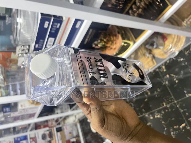 Acrylic Juice Bottle · Photo 2