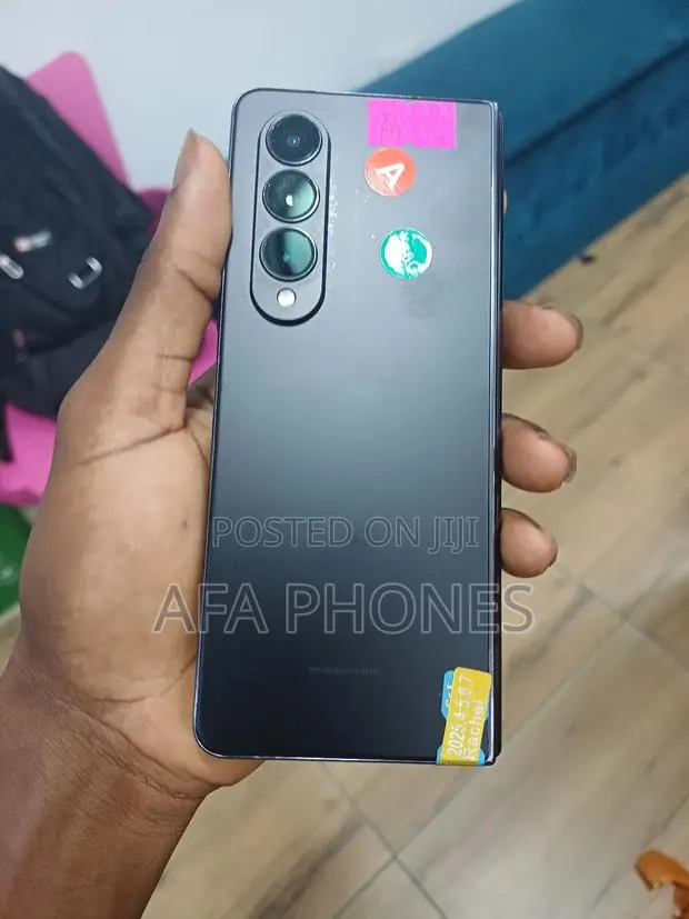 Samsung Galaxy Z Fold4 256 GB Black · Photo 1