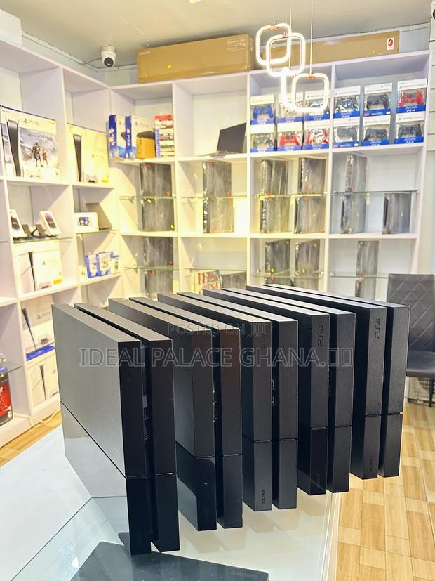 Jailbreak Ps4 Standard With 8 Games · Photo 4