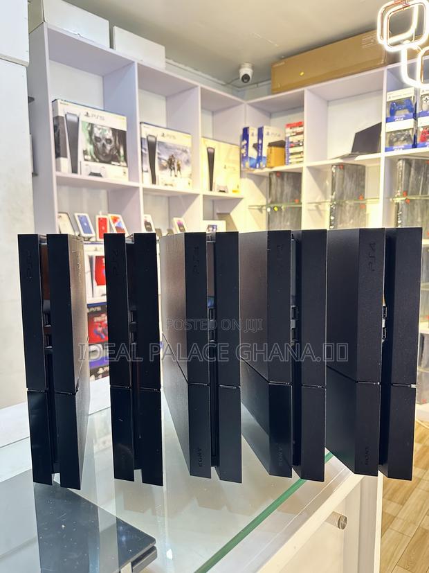 Jailbreak Ps4 Standard With 8 Games · Photo 5