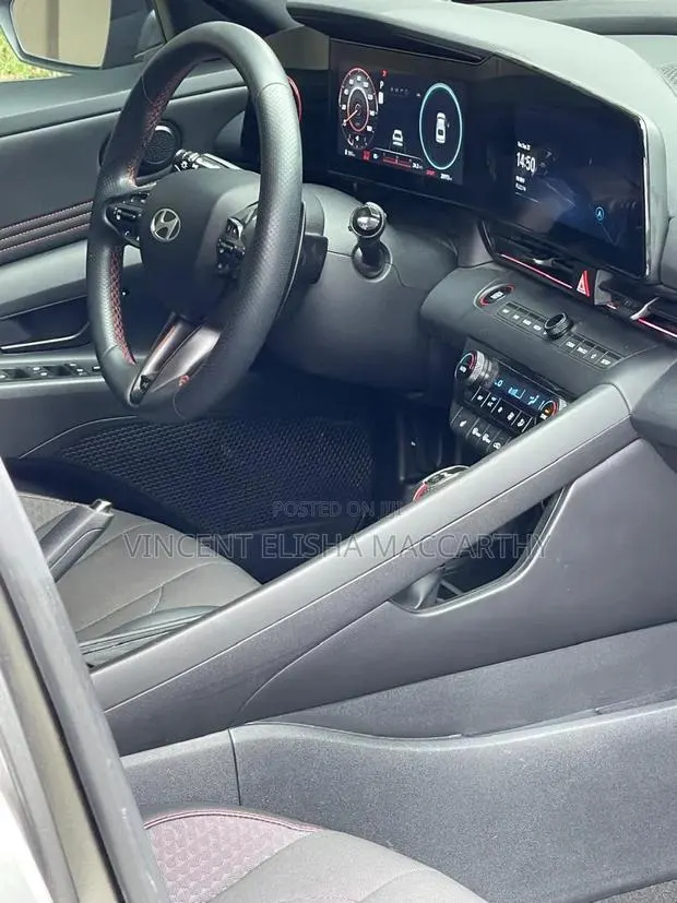 Hyundai Elantra 2024 Gray · Photo 1