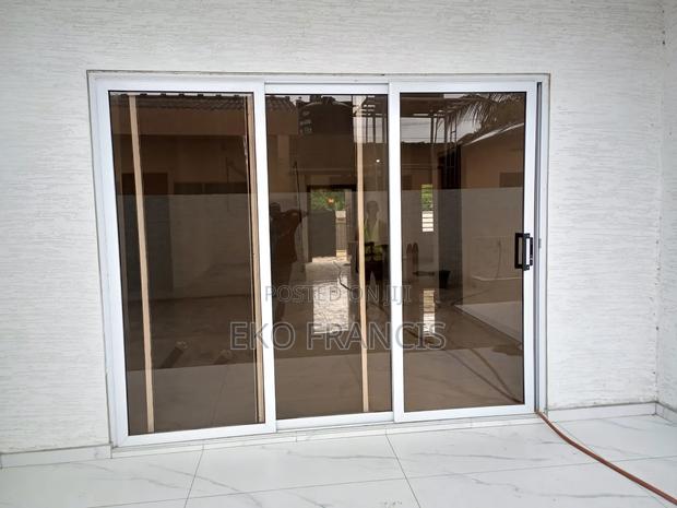Door Sliding · Photo 1