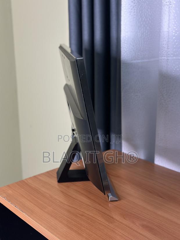 Samsung 28” Monitor ,1ms, AMD Freesync · Photo 3