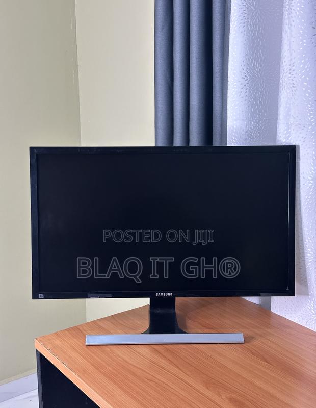 Samsung 28” Monitor ,1ms, AMD Freesync · Photo 1