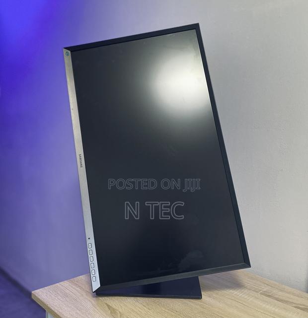 32 Inches Samsung Monitor SD850 WQHD (2560x1440) · Photo 2