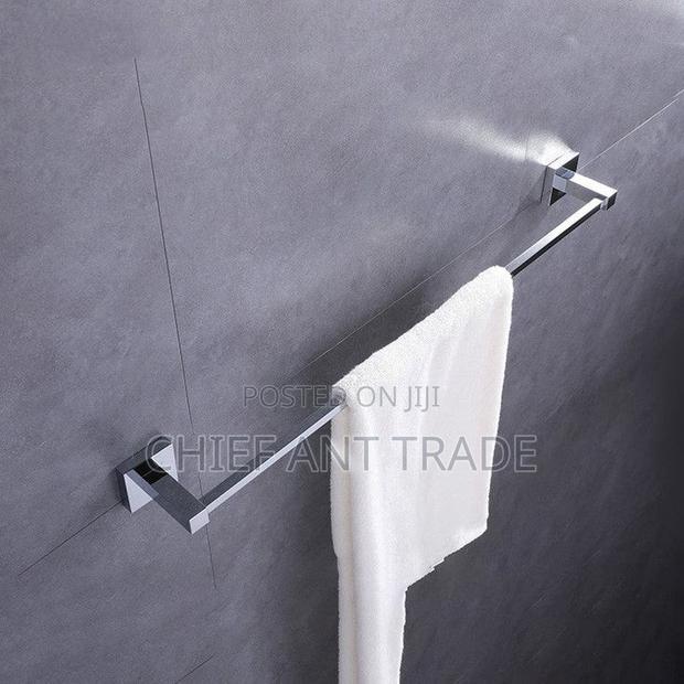 Towel Rod / Hanger. Gj6801 Silver. · Photo 1