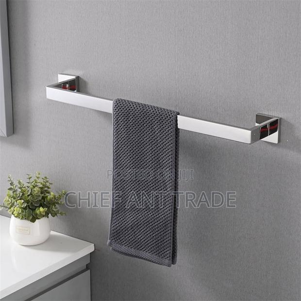 Towel Rod / Hanger. Gj6801 Silver. · Photo 2