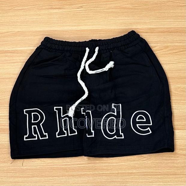 High Quality Unisex Cotton Shorts · Photo 1