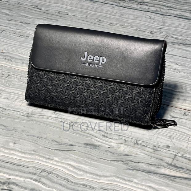 Jeep Genuine Leather Pouch · Photo 5