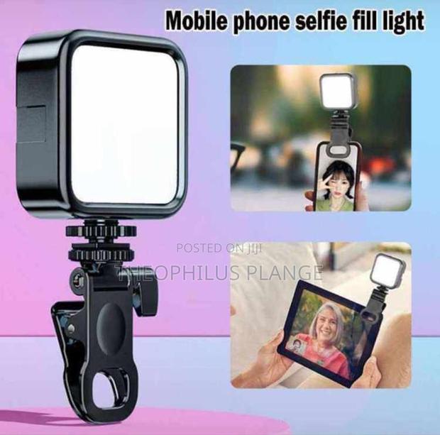 Mobile Phone Selfie Fill Light · Photo 1