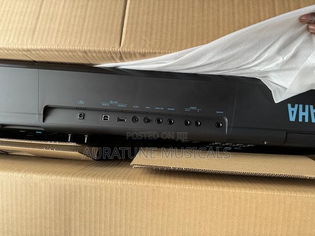 Yamaha Keyboard 473 · Photo 4