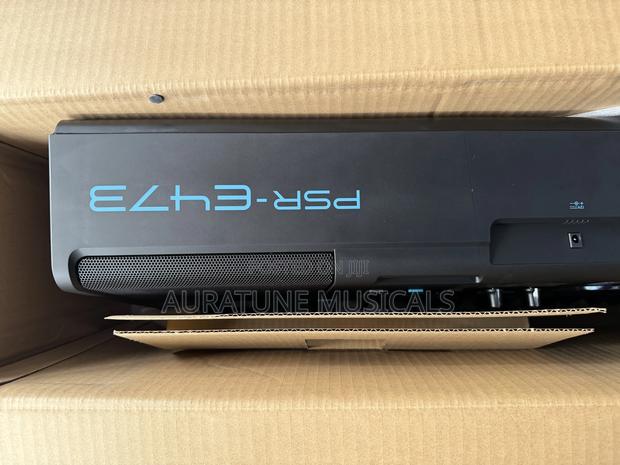 Yamaha Keyboard 473 · Photo 6
