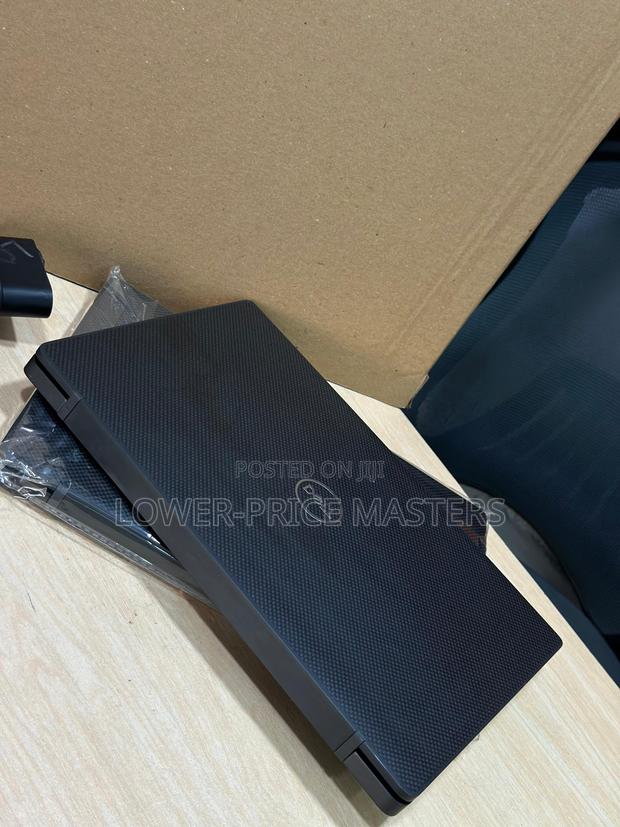 New Laptop Dell Latitude 7400 8GB Intel Core I5 SSD 256GB · Photo 2