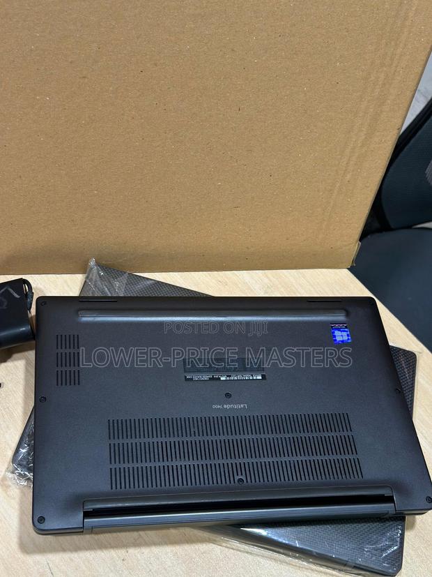 New Laptop Dell Latitude 7400 8GB Intel Core I5 SSD 256GB · Photo 4