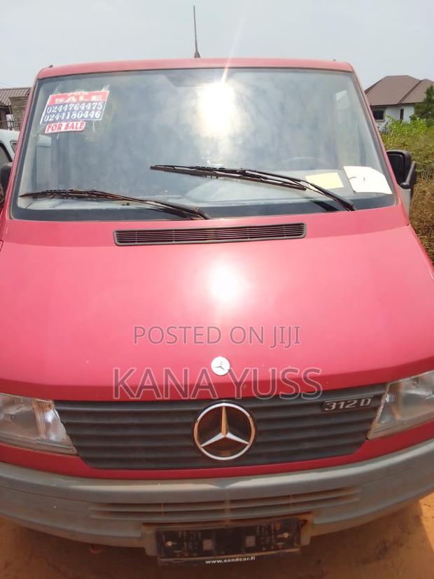 Mercedes Trailer · Photo 2