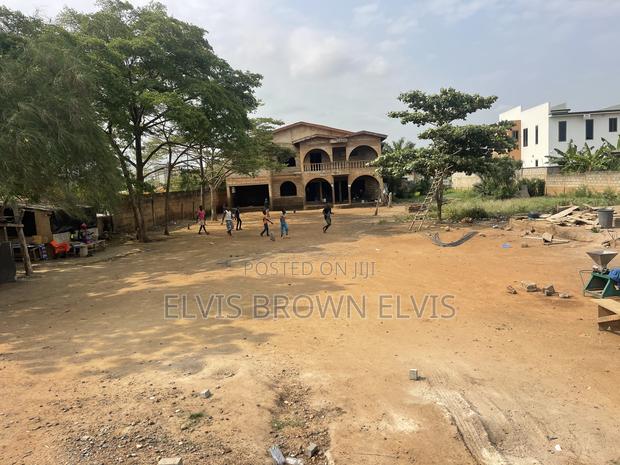 5bdrm Duplex in Living Large, Ashaley Botwe for sale · Photo 5