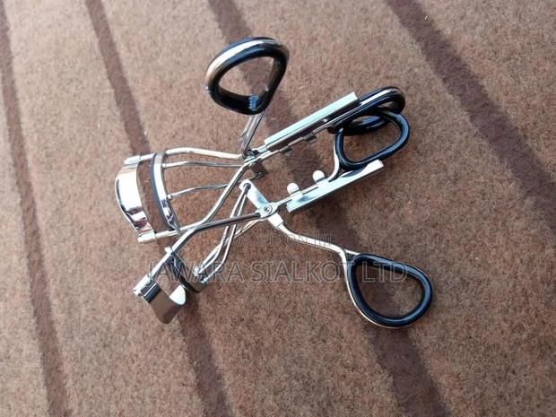 Metal Eyelash Curler Hand Held Eyelash Curler Beginner Lash · Photo 1