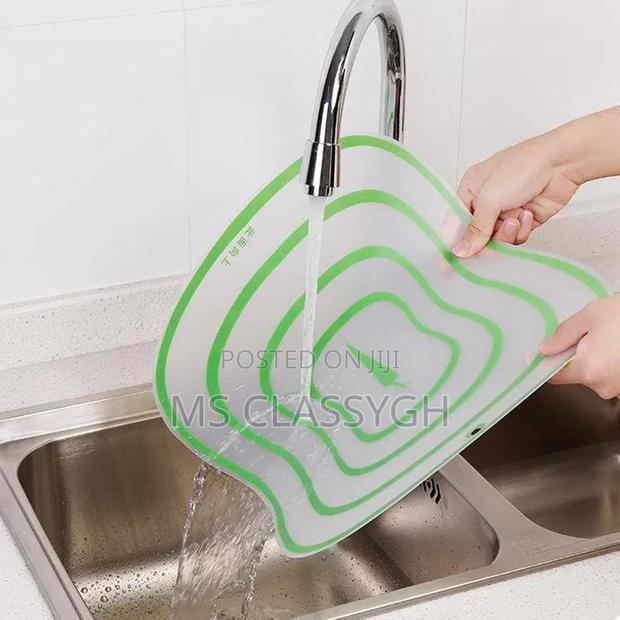 Plastic Transparent Cutting Board Non-Slip Vegetable Meat Cu · Photo 2