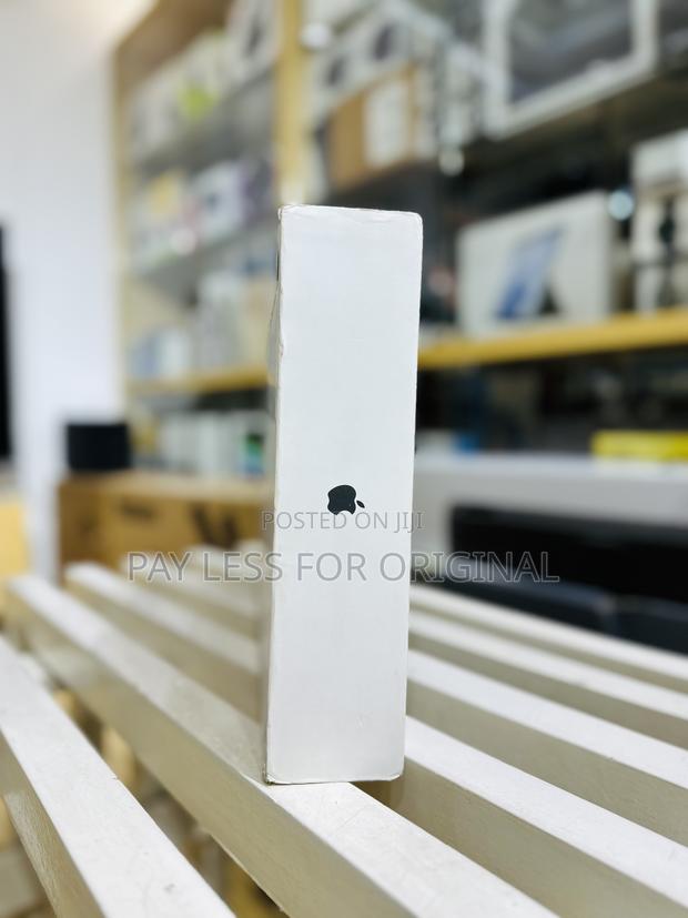 New Apple MacBook Pro 2023 M3 Max 14-Inch 36GB Apple M3 Max SSD 1T · Photo 4