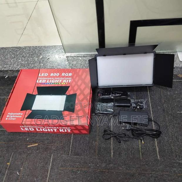 U800 Professional Light Kit With Remote Control and Tripod · Photo 1