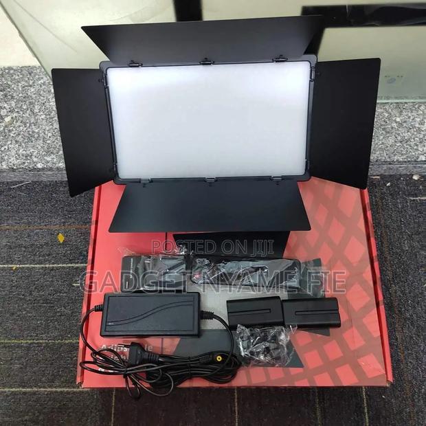 U800 Professional Light Kit With Remote Control and Tripod · Photo 2