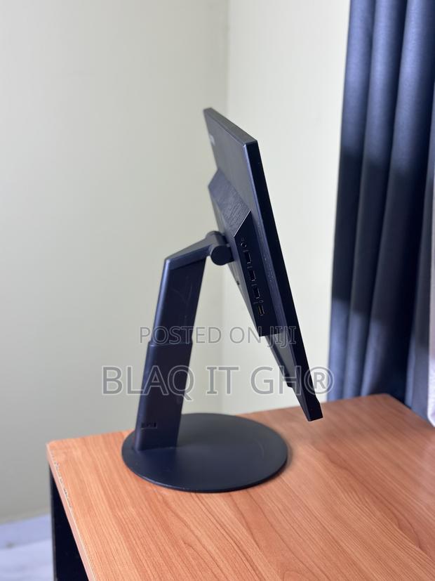 Lenovo 24” Edgeless Fullhd IPS · Photo 2