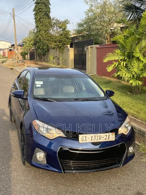 Toyota Corolla LE 4dr Sedan (1.8L 4cyl CVT) 2015 Blue · Photo 1